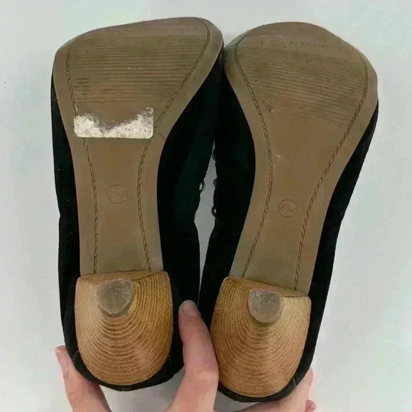 B Makowsky womens heels size 8.5 black suede tan - Picture 8 of 12